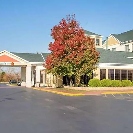 Baymont S Holland Hotel
